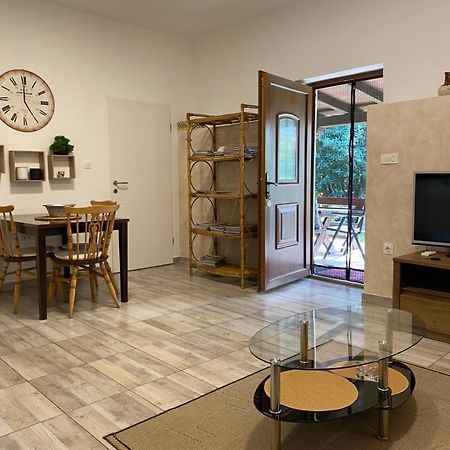 Apartman "Almond House 2" พูลา ภายนอก รูปภาพ
